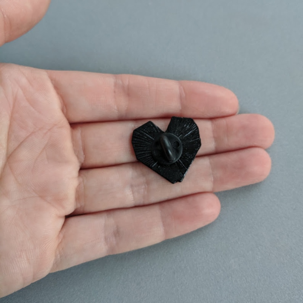 Coffin heart vampire pin goth punk witchy gift - Picture 5 of 6